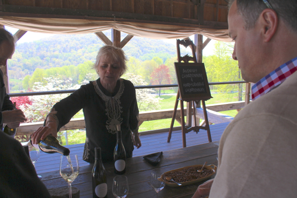 Shari Avenious pours her chardonnays.